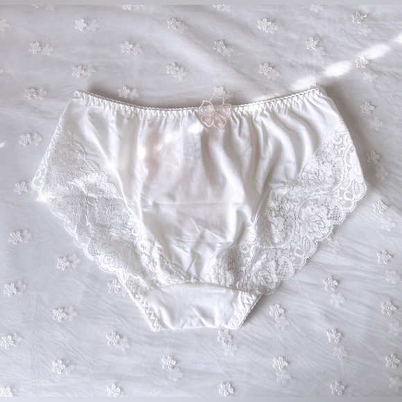 US-32C Japanese 3D Sakura Layers Floral Embroidered Bra & Panty Set Cute Pink - Picture 13 of 15